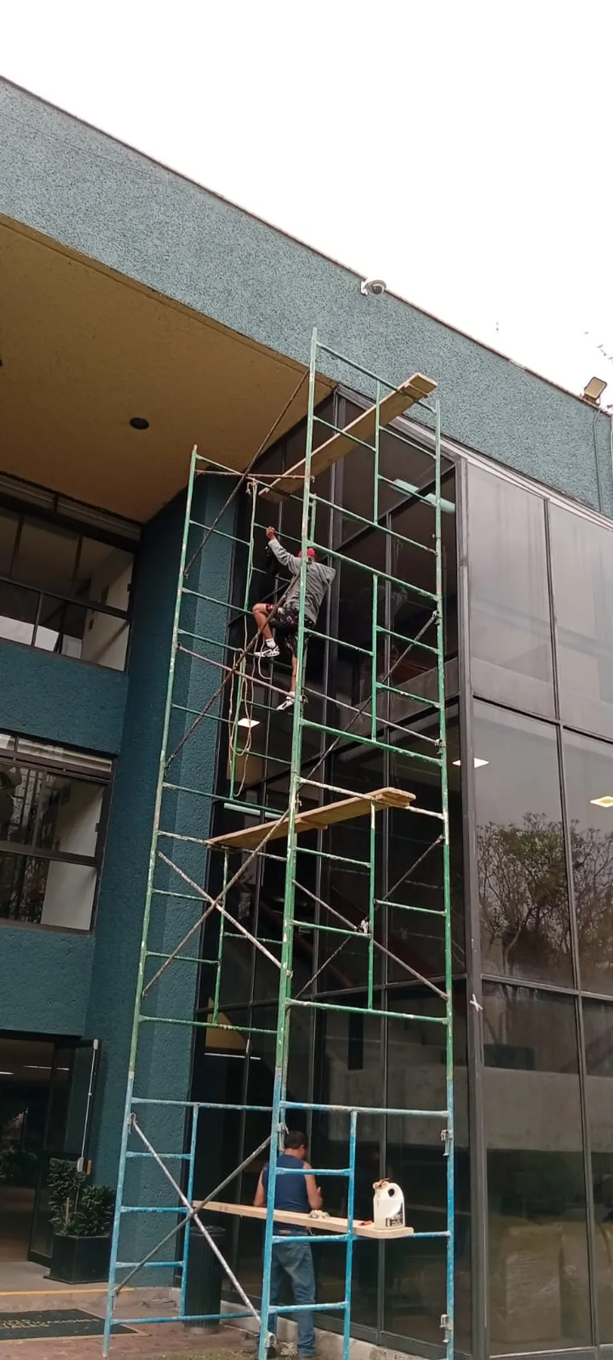 Andamios e instalación de cristales